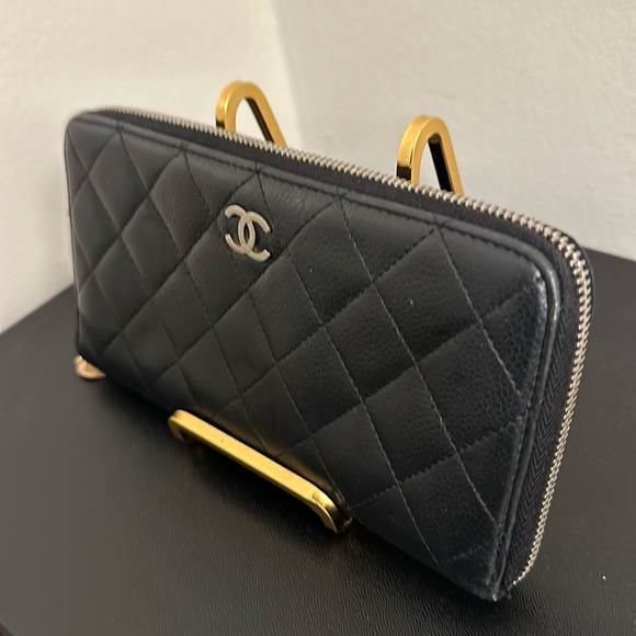 Chanel Long Zipper black wallet in good condition - Picture 11 of 16